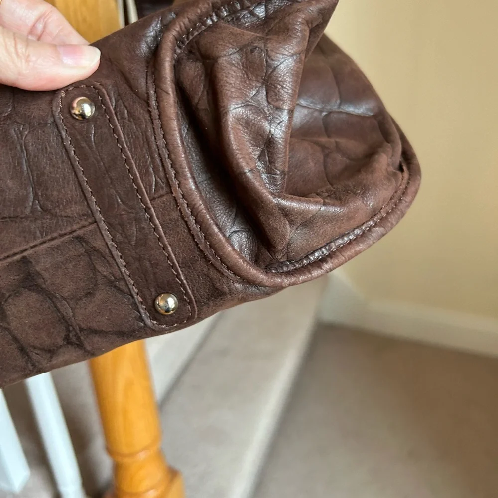 Arcadia Brown Genuine Leather Shoulder Bag - Picture 4 of 15